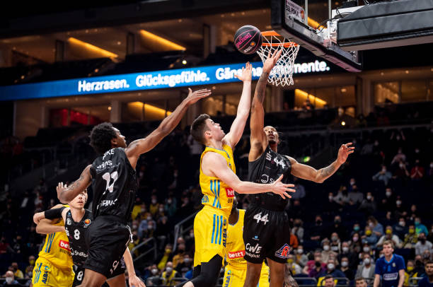 苏神1球3 苏神1球3